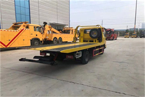 彝良非事故拖车